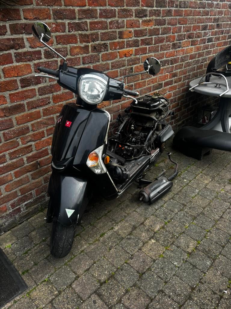 Kymco like 50 a klasse voor onderdelen, Fietsen en Brommers, Ophalen, Zo goed als nieuw, Kymco