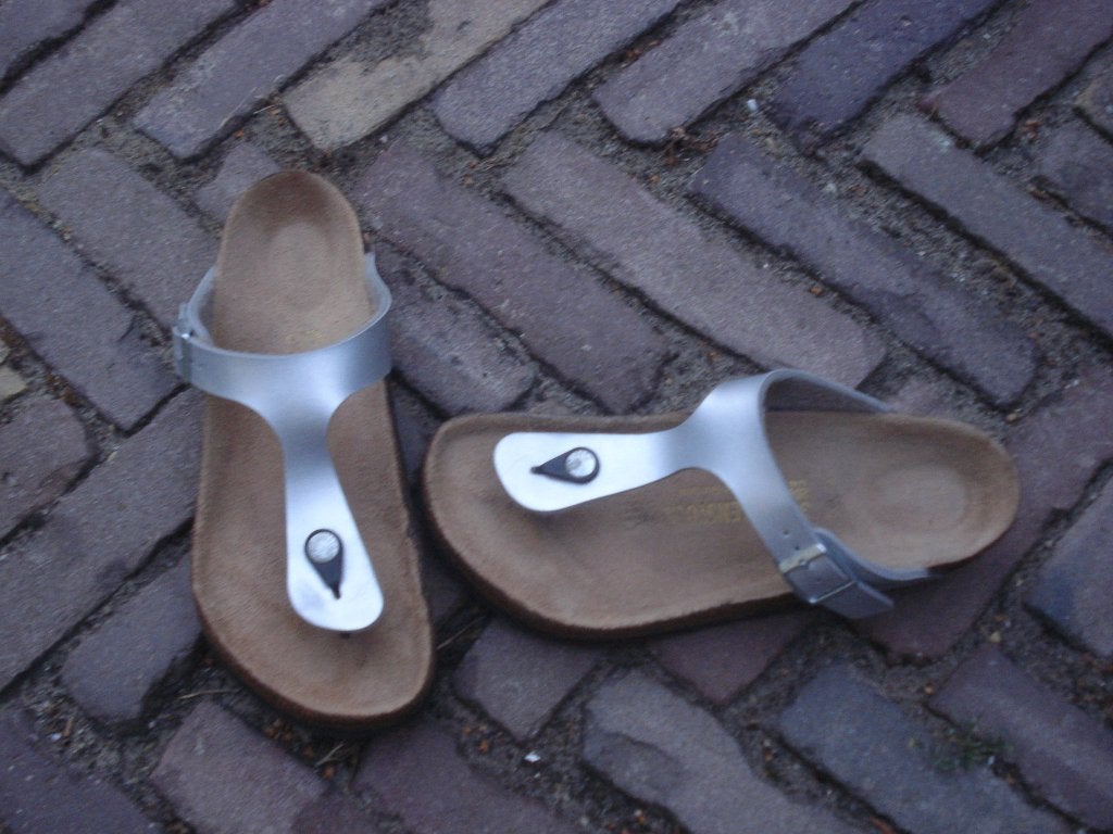 Birkenstock gizeh zilver 39 nu gratis verzending per post, Kleding | Dames, Slippers, Overige kleuren, Verzenden, Nieuw