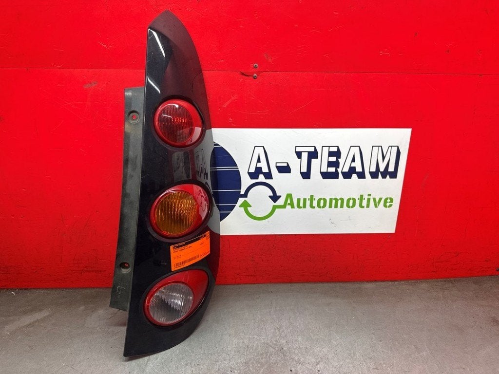 FEU ARRIÈRE DROIT Smart Forfour (454) (01-2004/06-2006), Smart Europe GmbH, Utilisé, Smart, Esslinger Straße  7
70771  Leinfelden-Echterdingen, DE