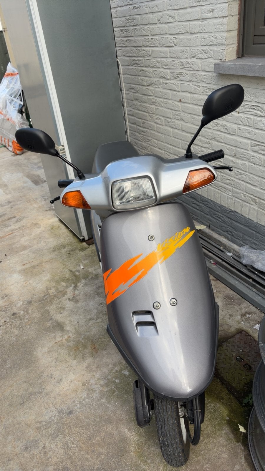 Honda Vision (Bieden), Fietsen en Brommers, Ophalen, Zo goed als nieuw