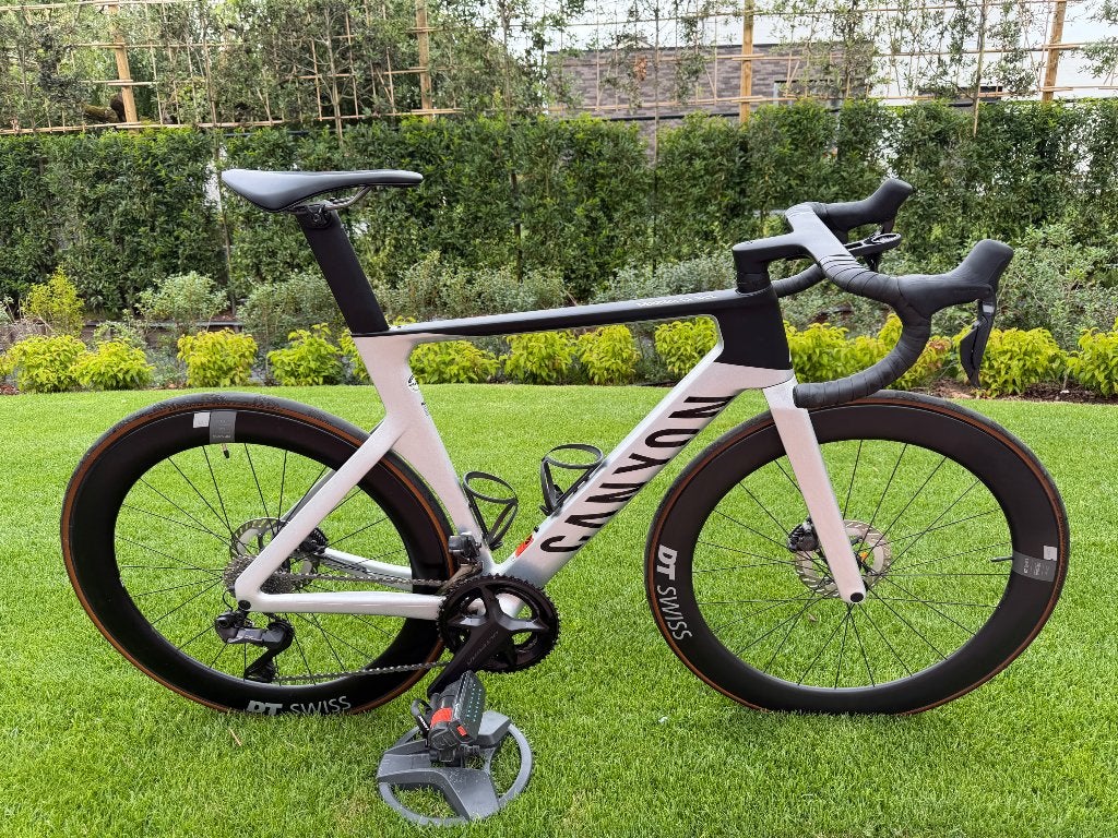 Canyon Aeroad CF SLX 8 Di2 - Solid Silver - M - 2024 - 700km, Fietsen en Brommers, Fietsen | Racefietsen, 28 inch, Carbon, Heren