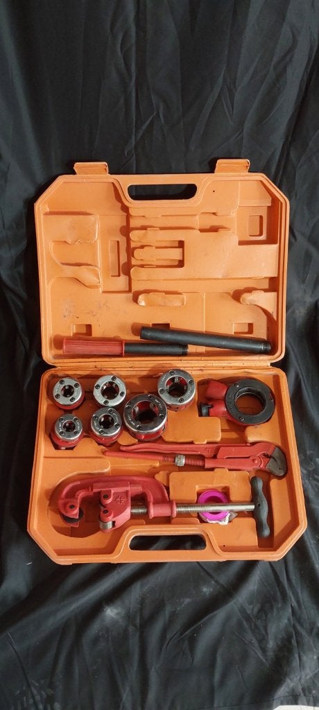 PEREL complete draadsnijset in koffer 1/4 tot 1 1/4 inch, Doe-het-zelf en Bouw, Ophalen, Gebruikt, Snijgereedschap, Overige merken