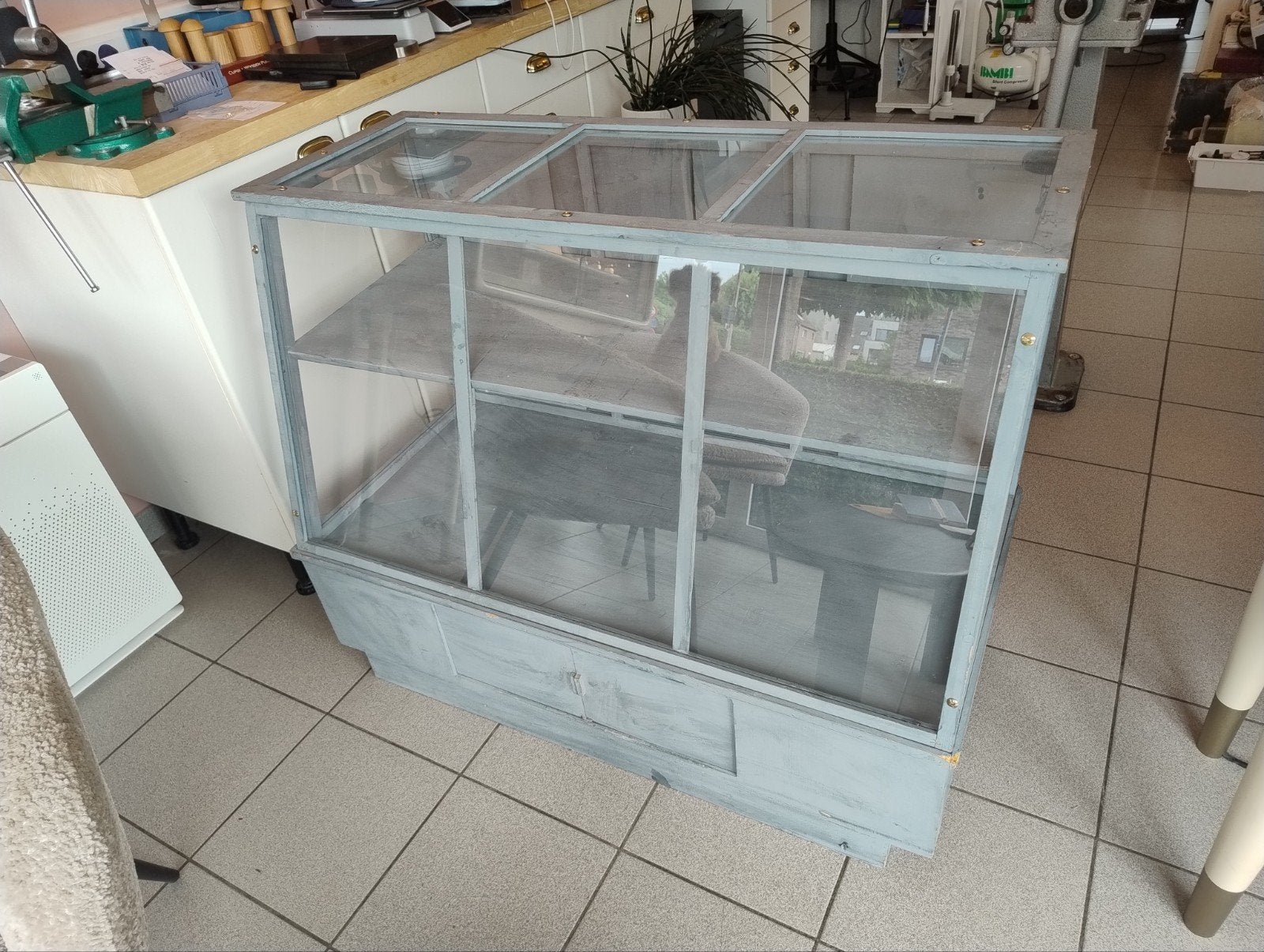 Vintage houten vitrinekast, Huis en Inrichting, Kasten | Vitrinekasten, Ophalen