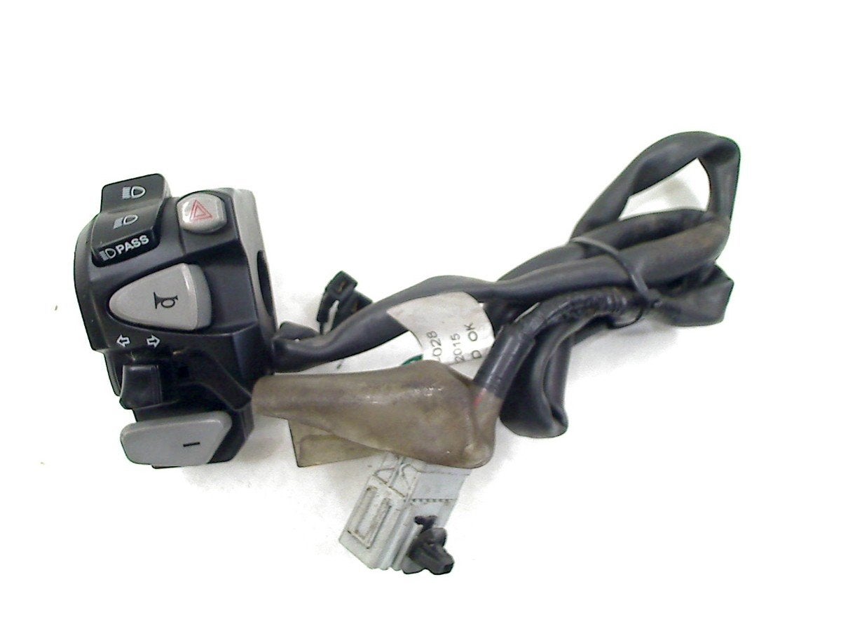 COMMUTATEUR GAUCHE Honda NC 750 D Integra (01-1970/-), Motos, Honda Center GmbH, Utilisé, Info@honda.de, Hanauer Landstraße  222-224
60314  Frankfurt am Main, DE