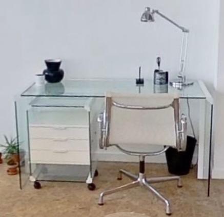 Vitra Eames Chair EA108 met glazen desk, Autres marques, Vintage, Comme neuf, Enlèvement