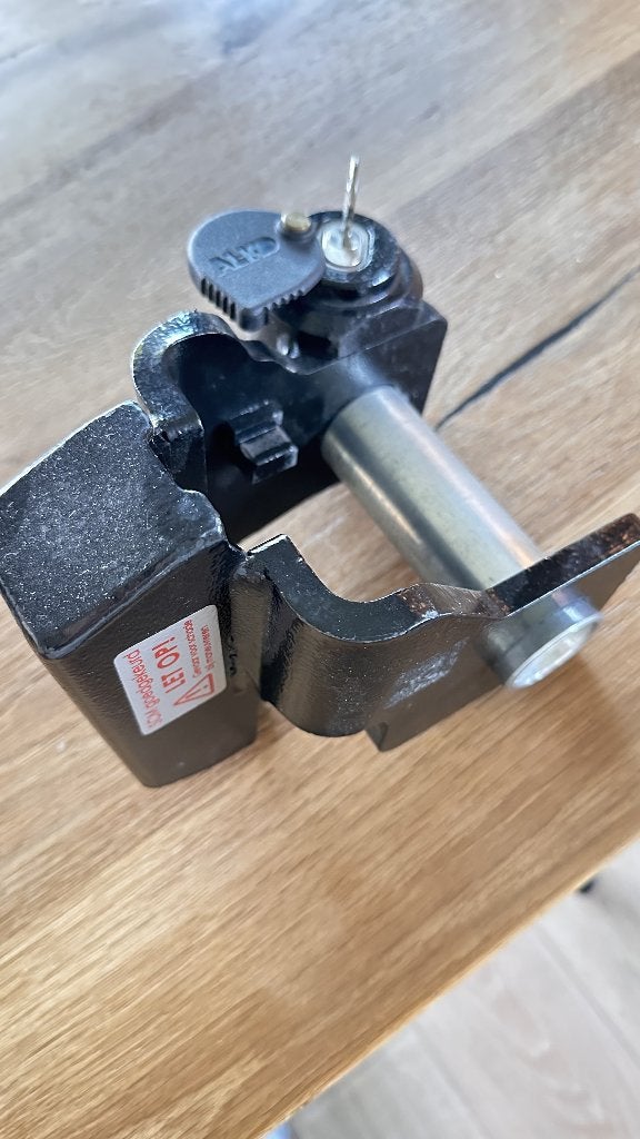 Alko safety Premium AKS2004/3004 disselslot, Enlèvement, Utilisé
