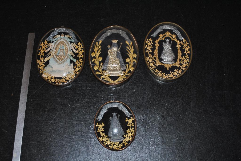4 grands médaillons anciens XIXè de Notre Dame de Chèvremont, Enlèvement ou Envoi