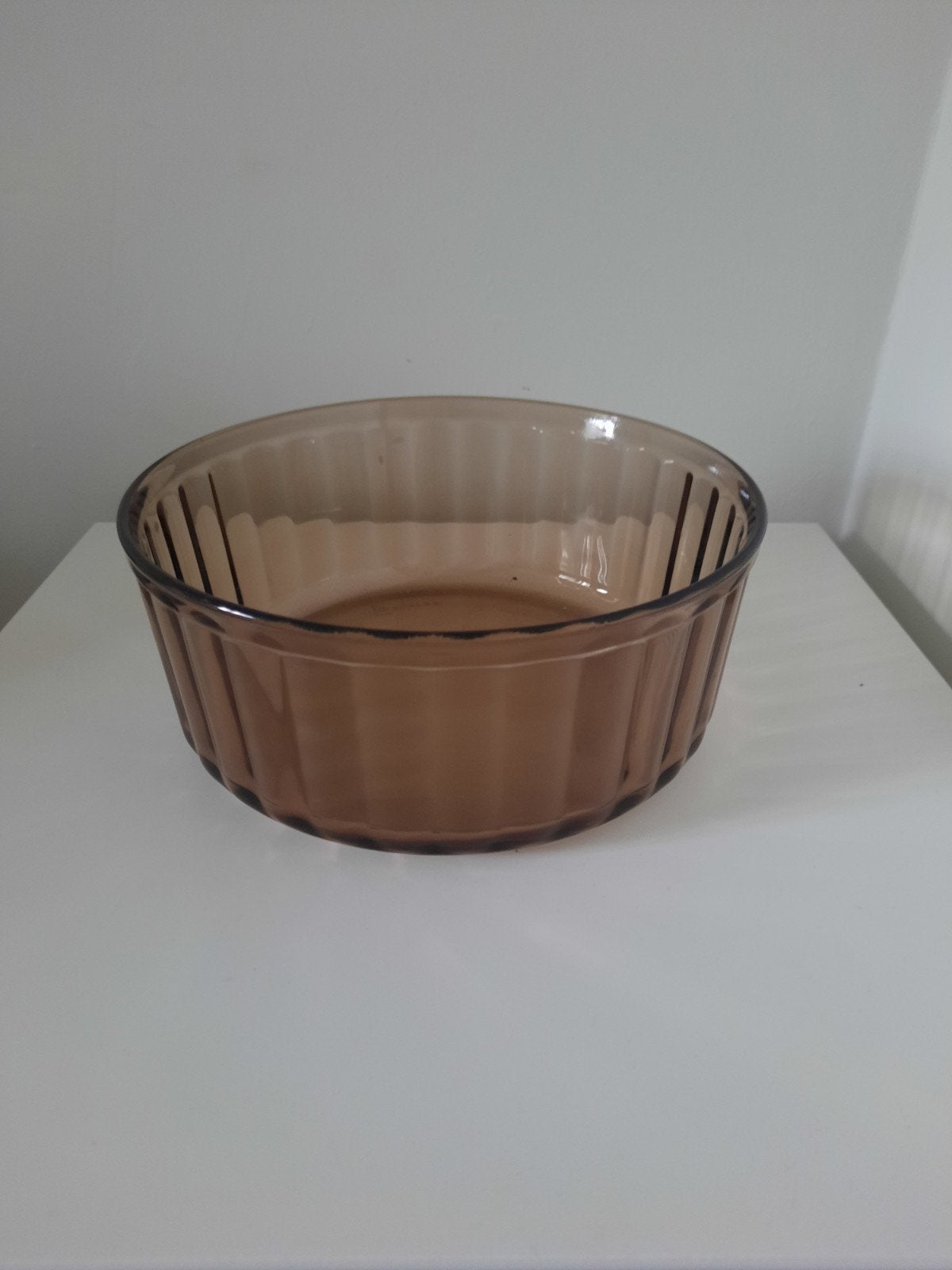 Grote glazen kom Arcopal bruin fumé, Ophalen of Verzenden