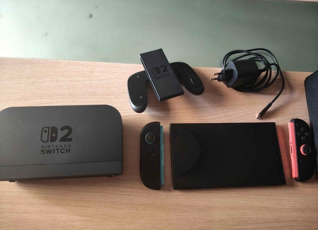 Étui de voyage Switch 2 +, Enlèvement ou Envoi, Comme neuf, Avec 2 manettes
