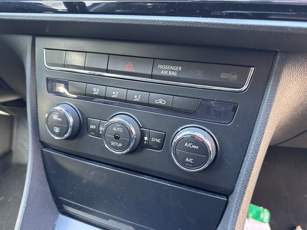 PANNEAU DE COMMANDE AIR CONDITIONNE Seat Leon (5FB), Seat Deutschland GmbH, Service@seat.de, Utilisé, Seat