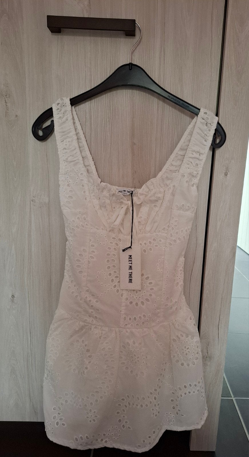 Robe NEUVE Meet Me There, Vêtements | Femmes, Enlèvement, Neuf