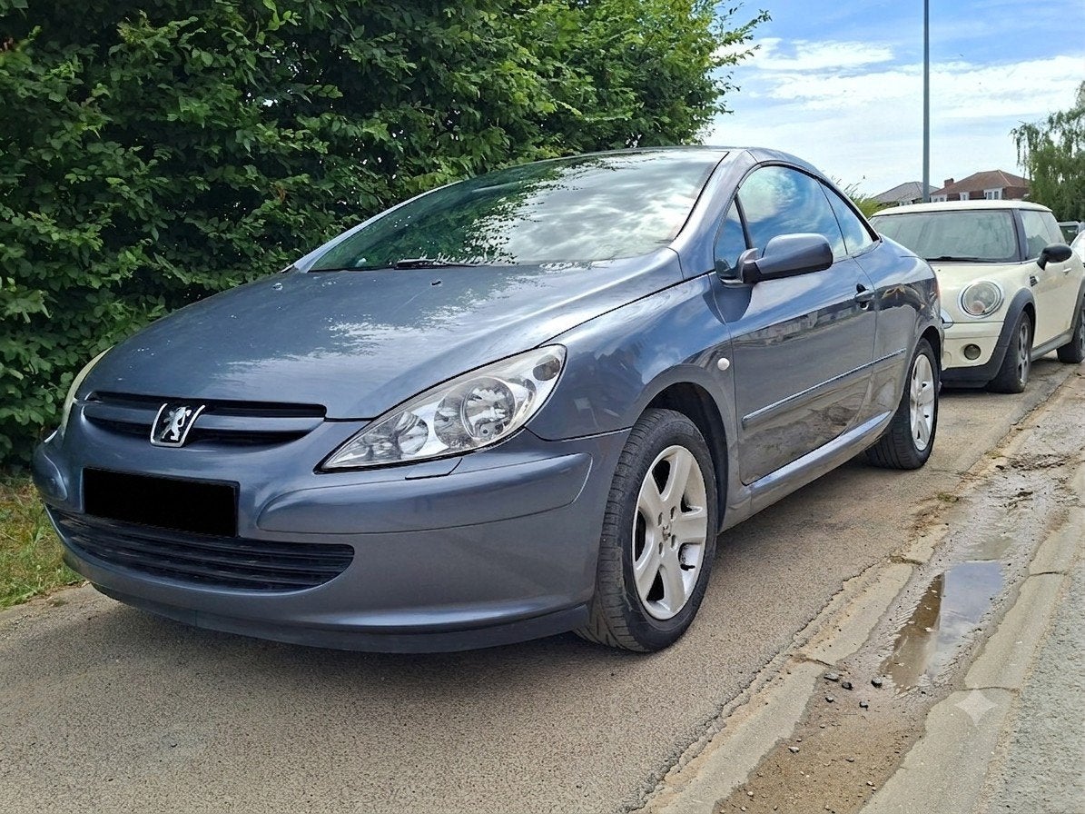 Peugeot 307 CC 2.0i 16v 2004, Autos, Peugeot, Particulier, Sièges chauffants, Essence, Cabriolet, Bleu, Bleu, Cuir, Enlèvement