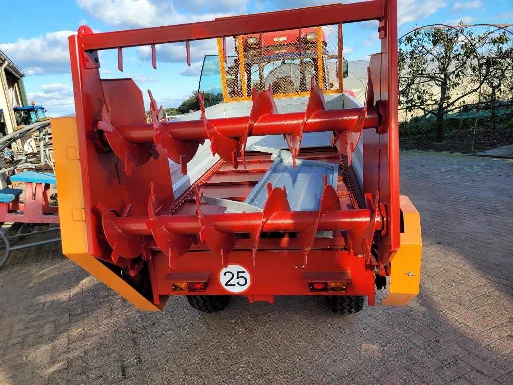 Mestkar  / mestverspreider 2.5 ton, Ophalen
