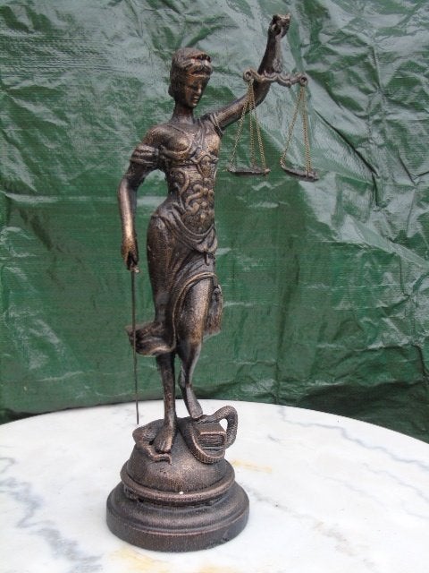 statue femme justice en fonte pat bronze ..., Neuf, Enlèvement ou Envoi, Métal, 39 cm