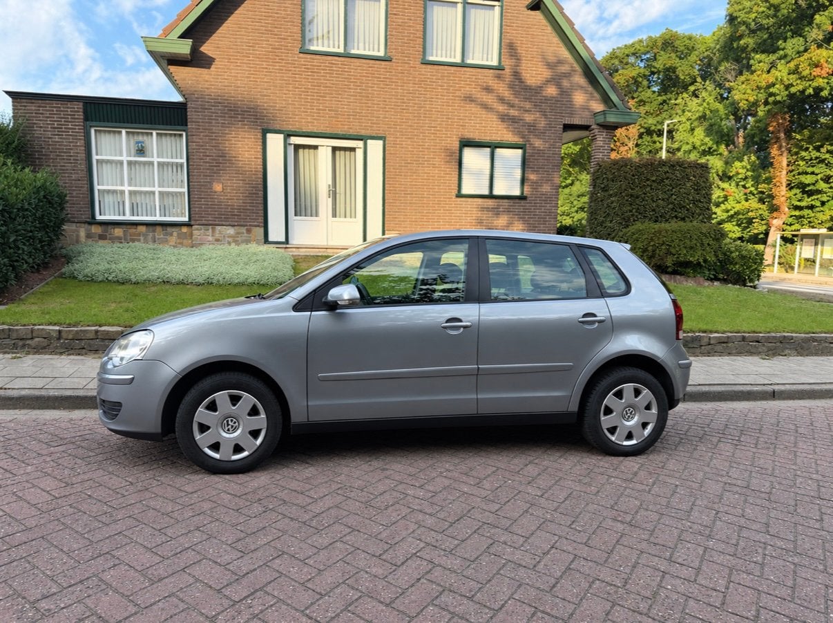 Volkswagen Polo 1.2i essence A/C 5 portes, Autos, Ordinateur de bord, Achat, Entreprise, Boîte manuelle