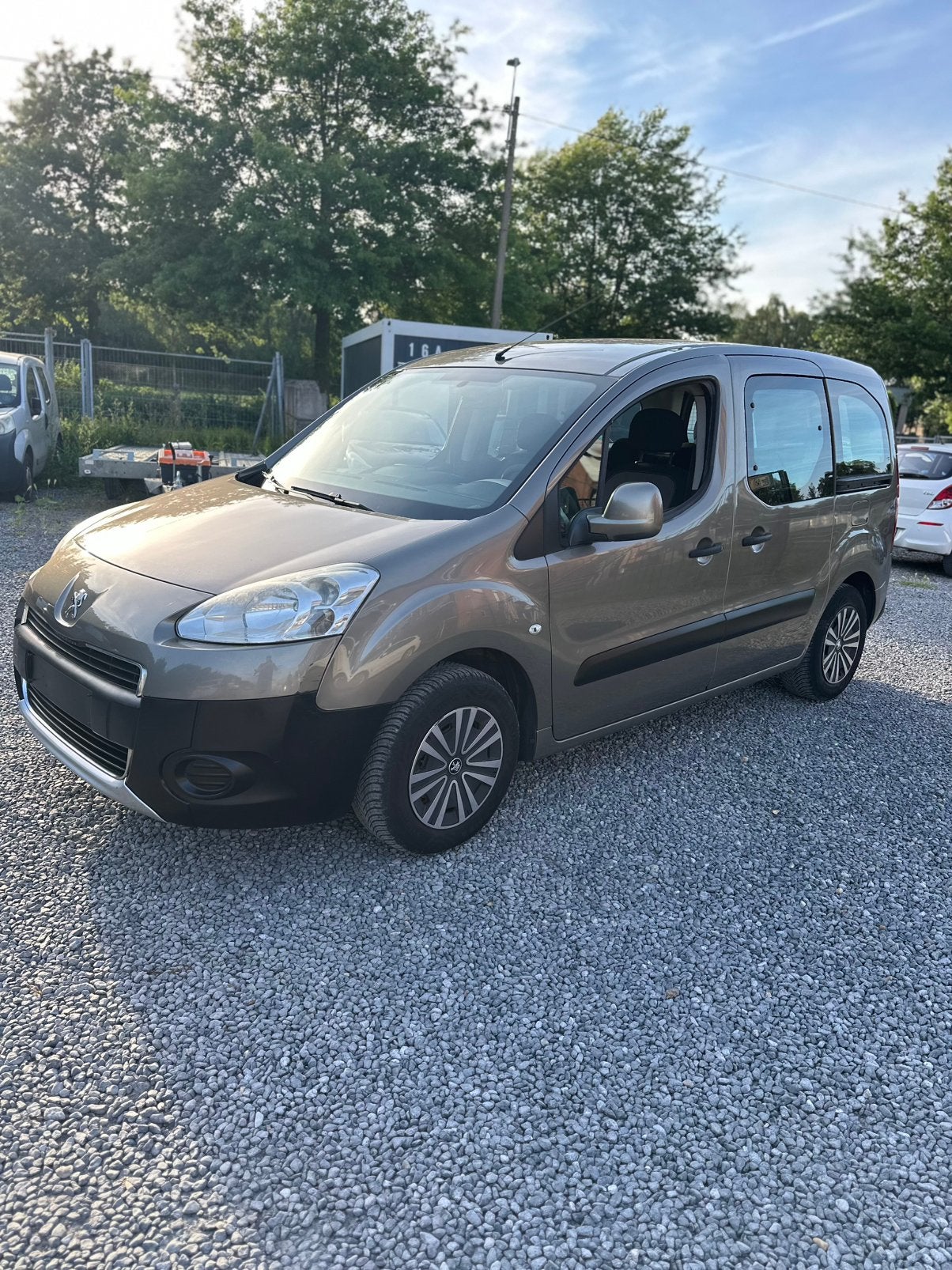 Peugeot Partner Tepee 1.6Hdi, Auto's, Peugeot, Voorwielaandrijving, Euro 5, 4 cilinders, Bruin