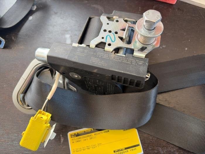Ceinture de sécurité avant droite d'un Volkswagen Caddy, Volkswagen, -, 3 mois de garantie, Utilisé