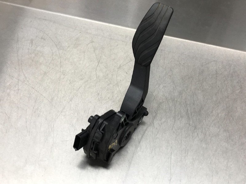 PEDALE D'ACCELERATEUR Nissan Qashqai (J11) (|180024BA0B|), Utilisé, Nissan