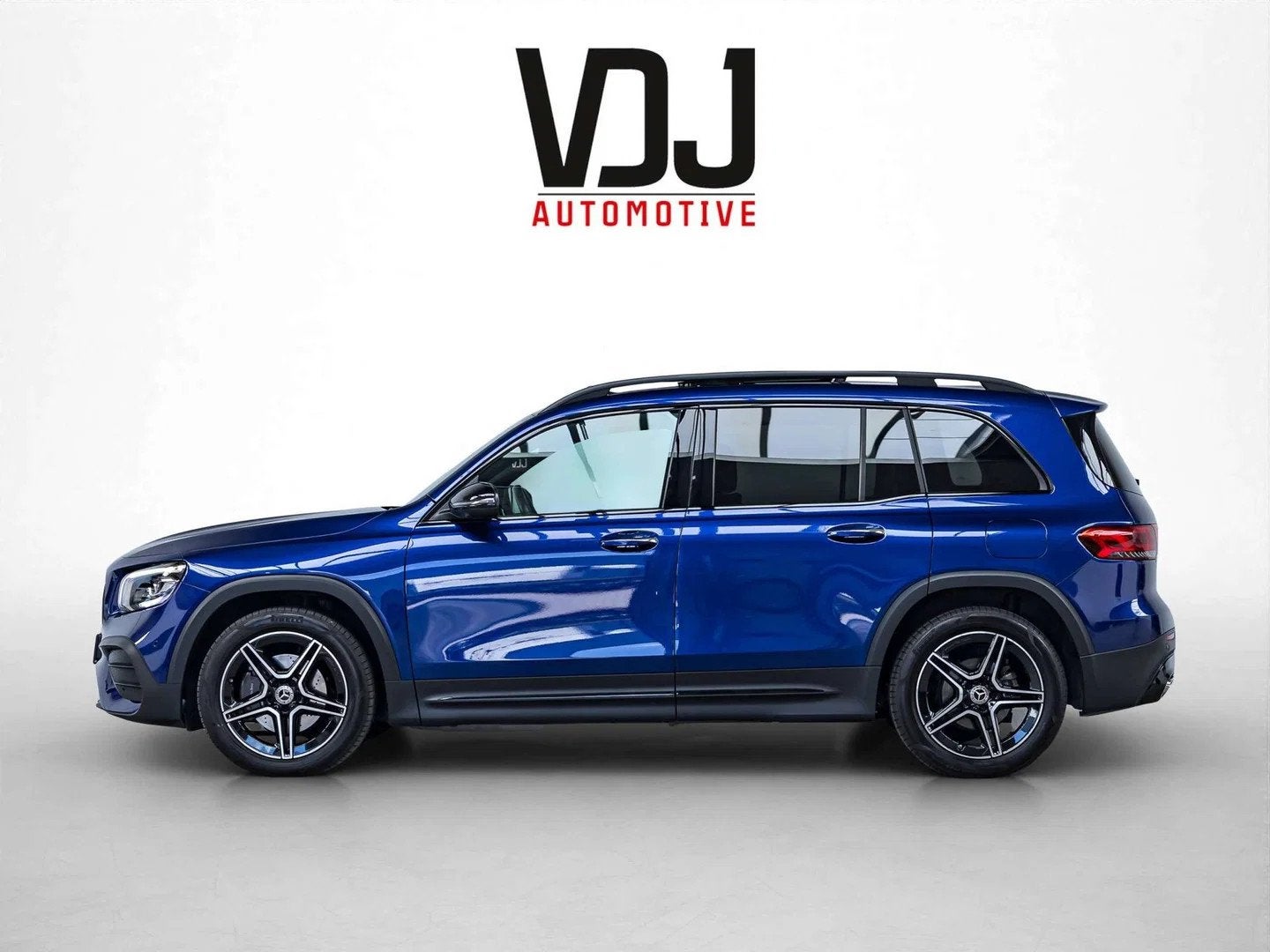 Mercedes-Benz GLB 180 AMG Line|CARBON|PANO|360|HEAD-UP|SFE, Auto's, Gebruikt, Zwart, 4 cilinders, Adaptive Cruise Control