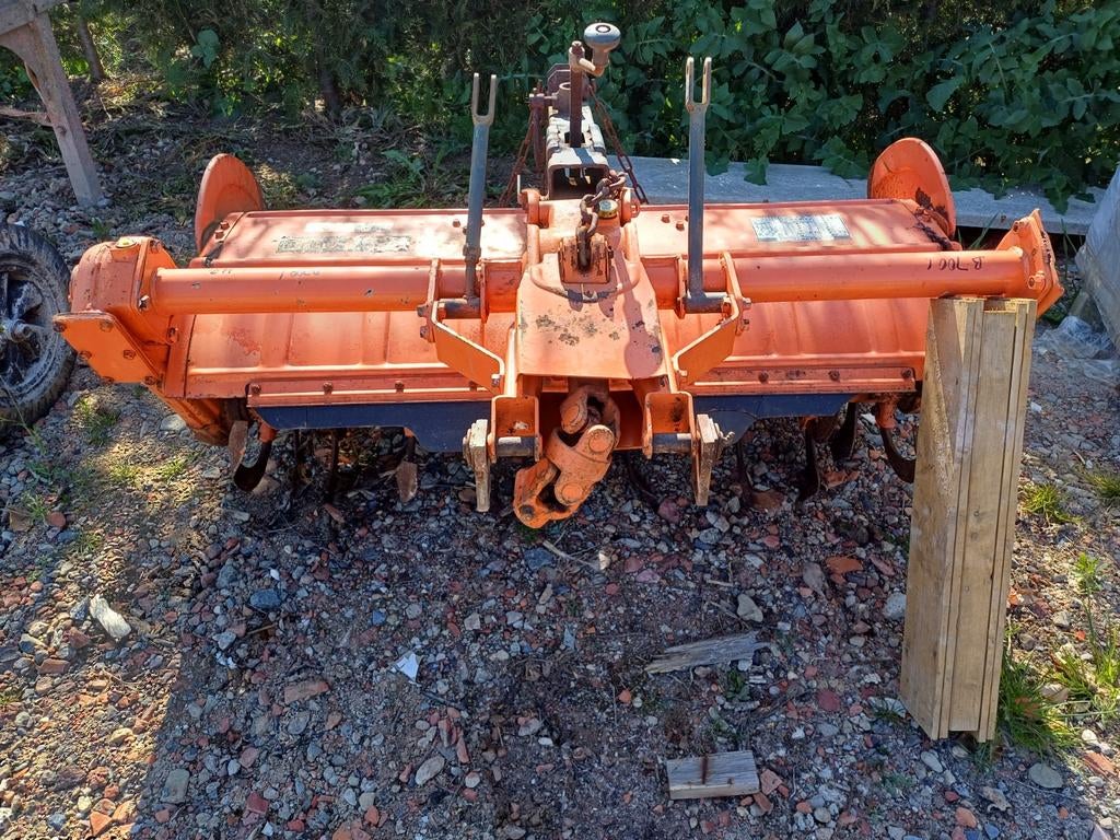 Frees kubota 1m10., Zakelijke goederen, Ophalen