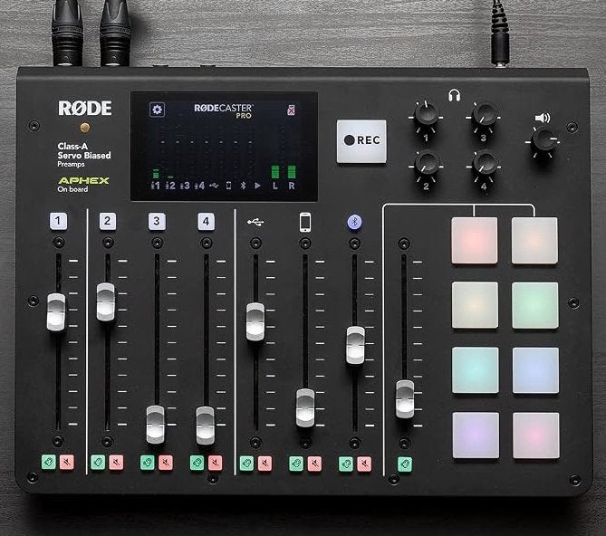 Table de Mixage Rode Caster Pro, Muziek en Instrumenten, Ophalen, Zo goed als nieuw, 5 tot 10 kanalen, Microfooningang