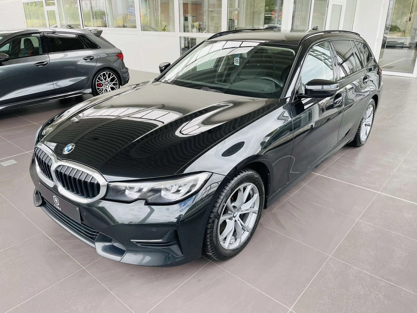 BMW 3 Serie 318 iA * GARANTIE + LED + CUIR + COKCPIT + GPS P, Automaat, 1998 cc, Gebruikt, 4 cilinders