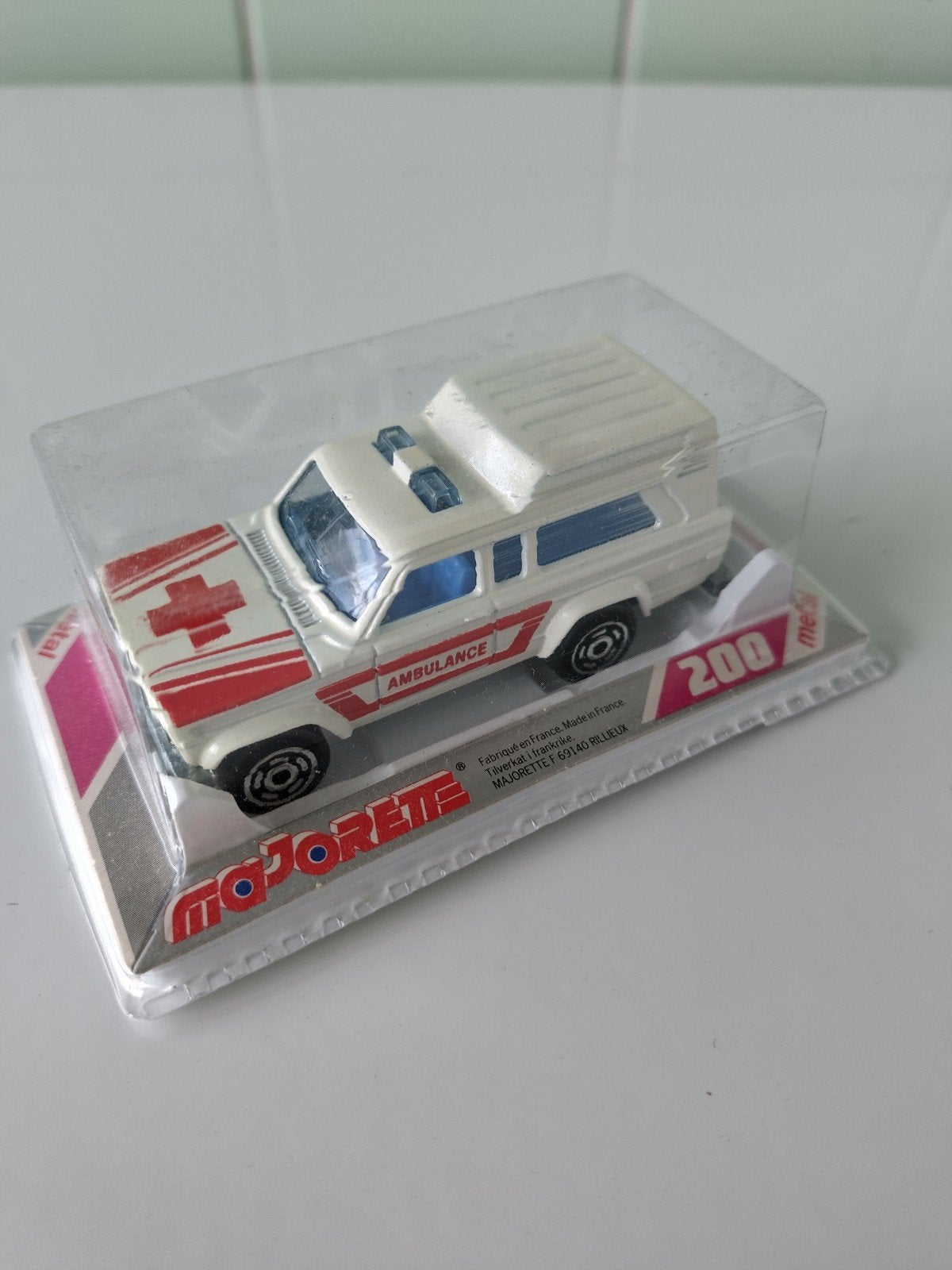 Vintage Majorette Ambulance AFHALING LEES BESCHRIJVING, Enlèvement, Neuf, Voiture, Majorette