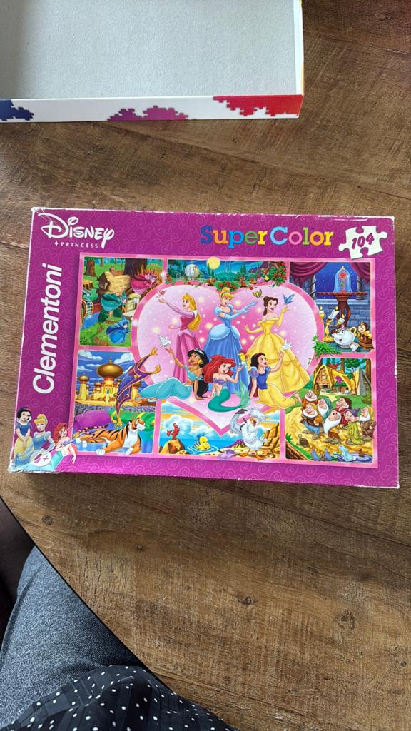 Puzzle Disney SuperColor - 104 pièces, Enlèvement ou Envoi, Plus de 50 pièces, Utilisé, 6 ans ou plus