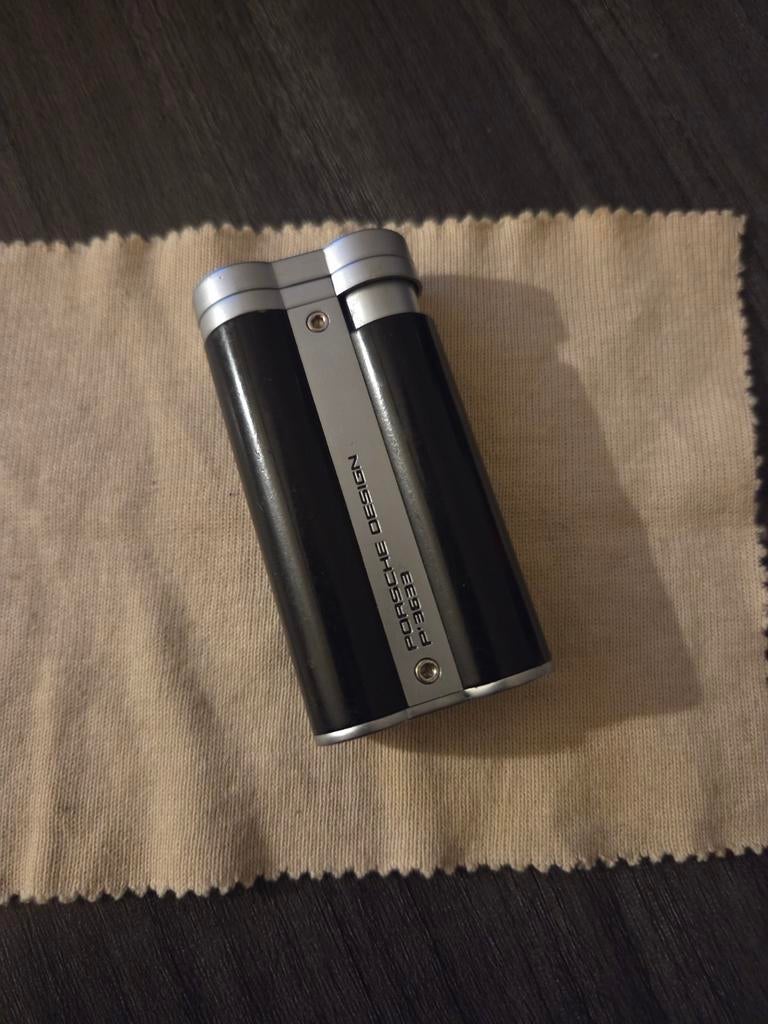 Briquet Porsche design P3633, Aansteker
