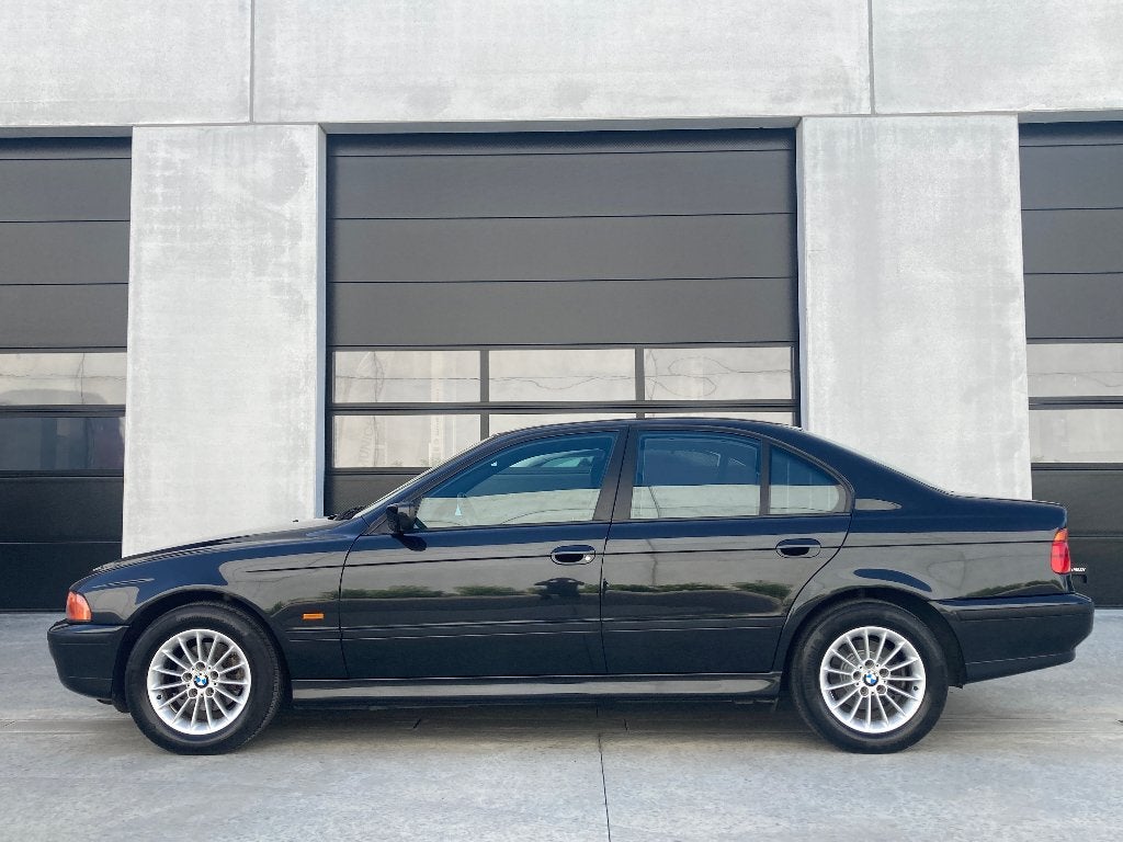 BMW 523i Aut/1 Propriétaire/Historique complet, Autos, BMW, 4 portes, Entreprise, https://public.car-pass.be/vhr/4e8a199c-57eb-41eb-ac4a-db965bd56fc6