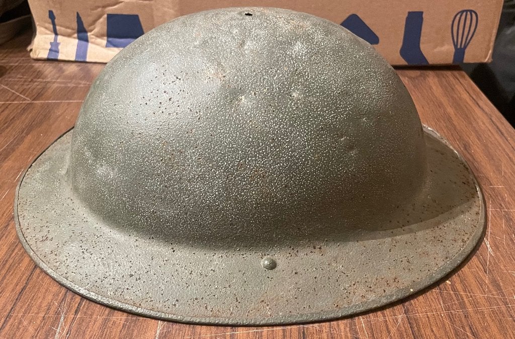 WW2 - Coque casque anglais ou Belge???, Collections, Enlèvement, Armée de terre, Casque ou Béret