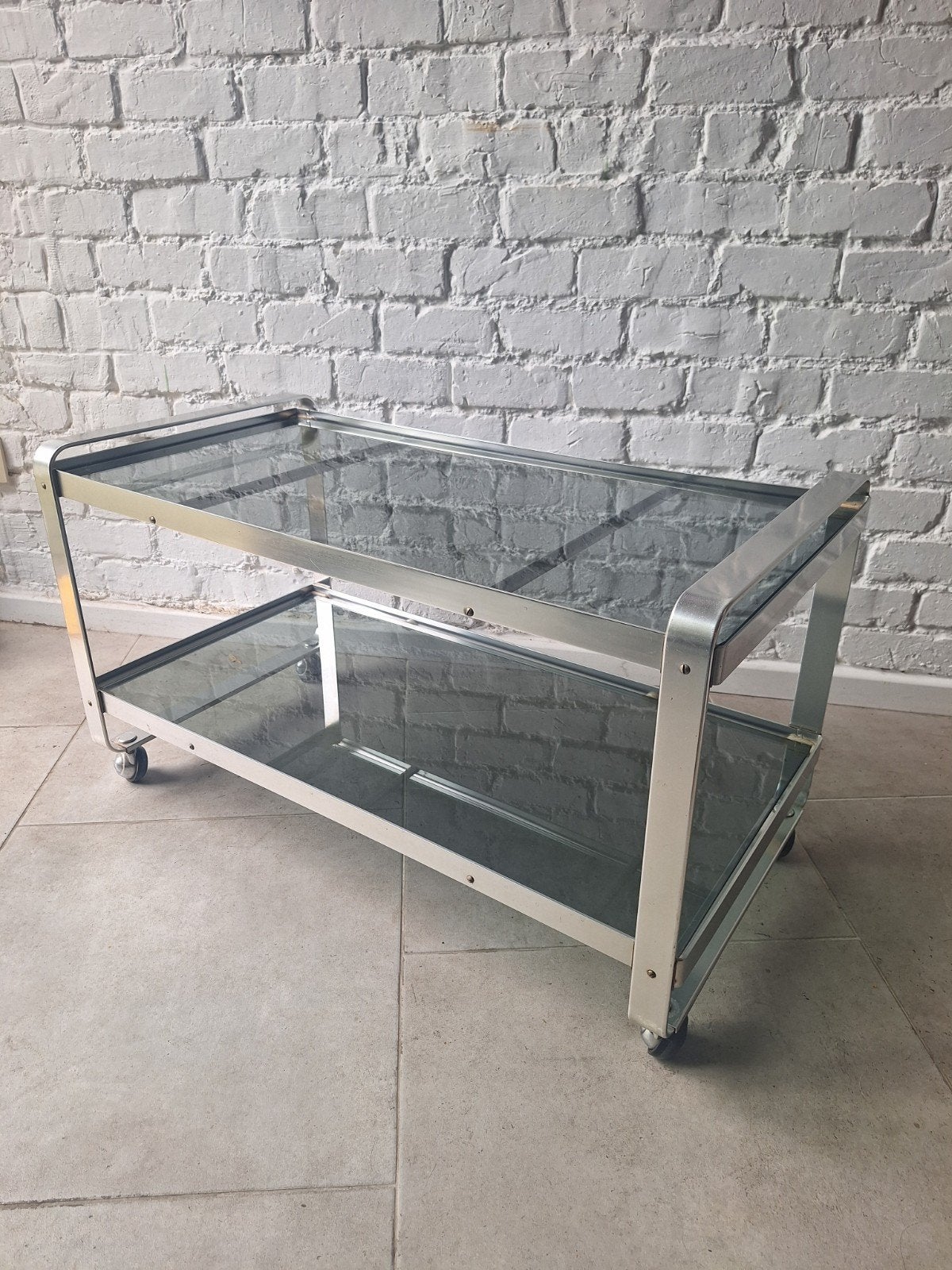 Mooi vintage roltafeltje met zwenkwieltjes!, Ophalen