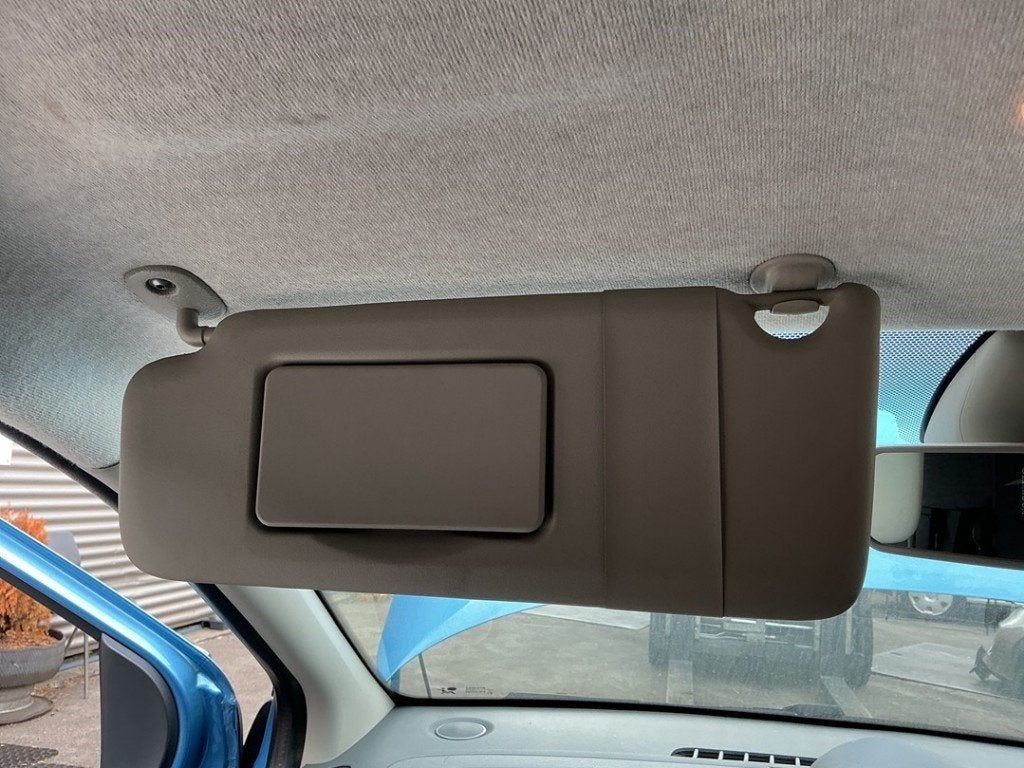 ZONNEKLEP Renault Twingo II (CN) (01-2007/09-2014), Gebruikt, Renault, Peter-Huppertz-Straße 5
51063  Köln, DE, Dialog.deutschland@renault.de