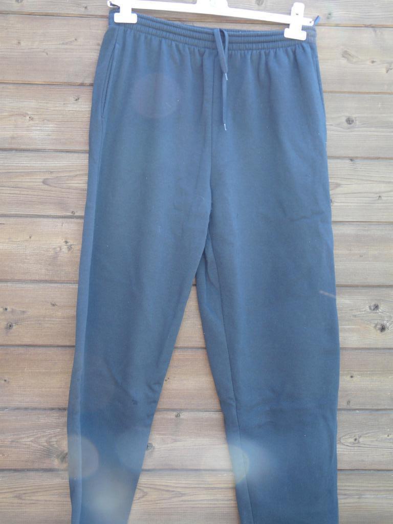 Blauwe en zwarte trainingsbroek maat L: prijs is per broek, Kleding | Heren, Sportkleding, Gedragen, Wandelen of Outdoor, Maat 52/54 (L)