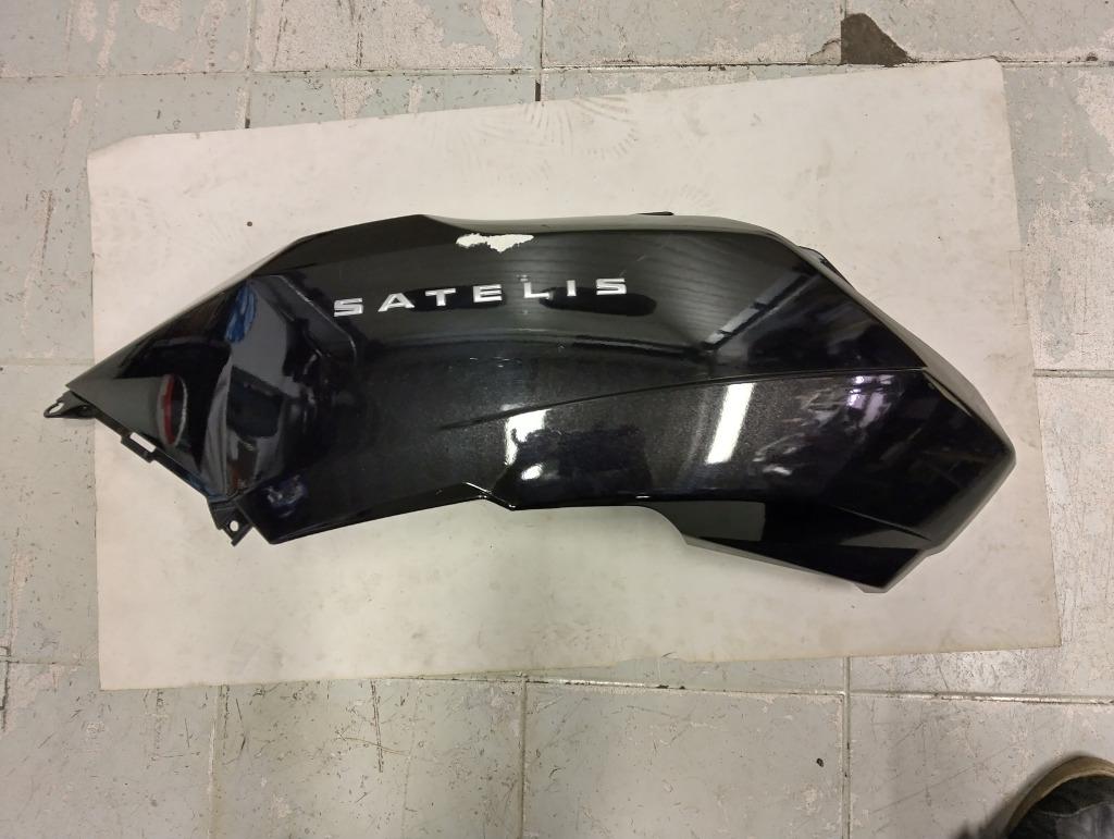 peugeot satelis 125 linker zijflank, Motoren, Ophalen of Verzenden, Gebruikt