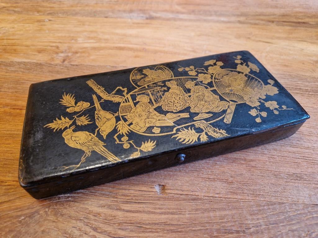 Antieke Japanse pennendoos zwart gelakt., Antiek en Kunst, Ophalen of Verzenden
