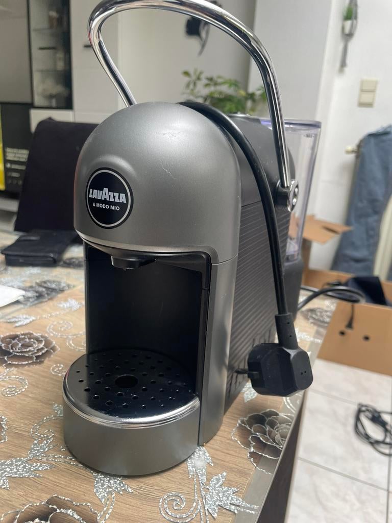 Machine à café Lavazza A Modo Mio — Espresso parfait, Electroménager, Neuf, Machine à espresso, Réservoir d'eau amovible, Enlèvement ou Envoi