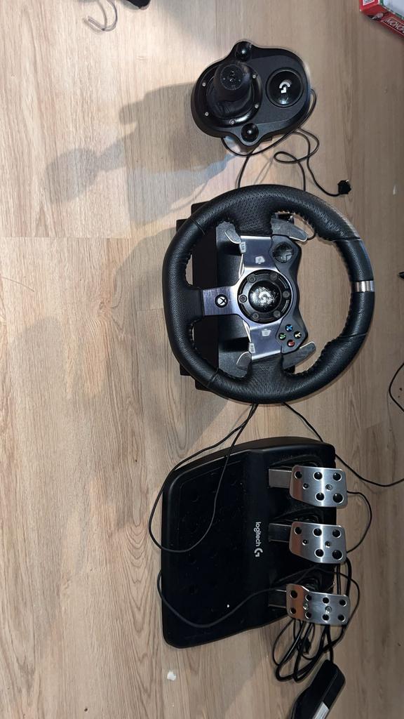 Logitech stuur en pedalen en schakel pook, Enlèvement, Comme neuf