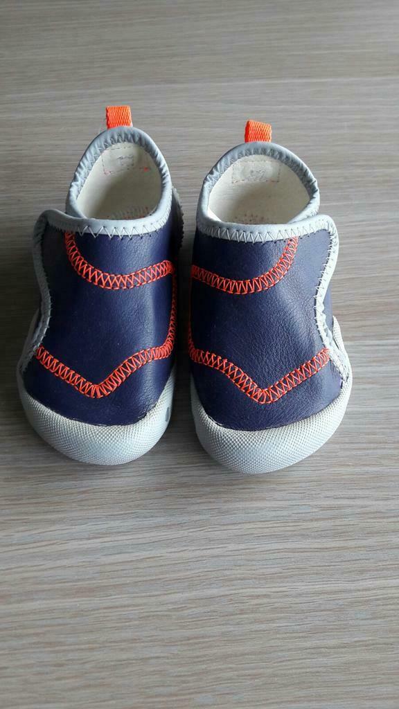 Nieuwe slofjes, schoentjes Leder maat 23, Kinderen en Baby's, Slofjes, Jongetje of Meisje, Nieuw, Ophalen of Verzenden