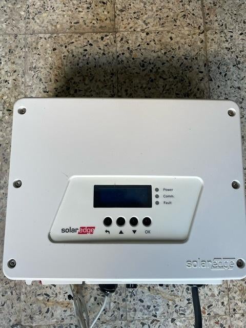 Omvormer Solar Edge zonnepanelen + optimizers, Doe-het-zelf en Bouw, Zonnepanelen en Toebehoren, Gebruikt, Paneel, 200 wattpiek of meer
