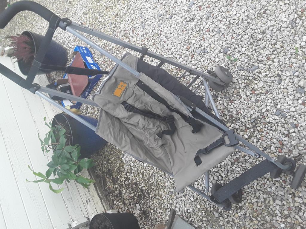 Buggy zonder kap, Ophalen, Zo goed als nieuw
