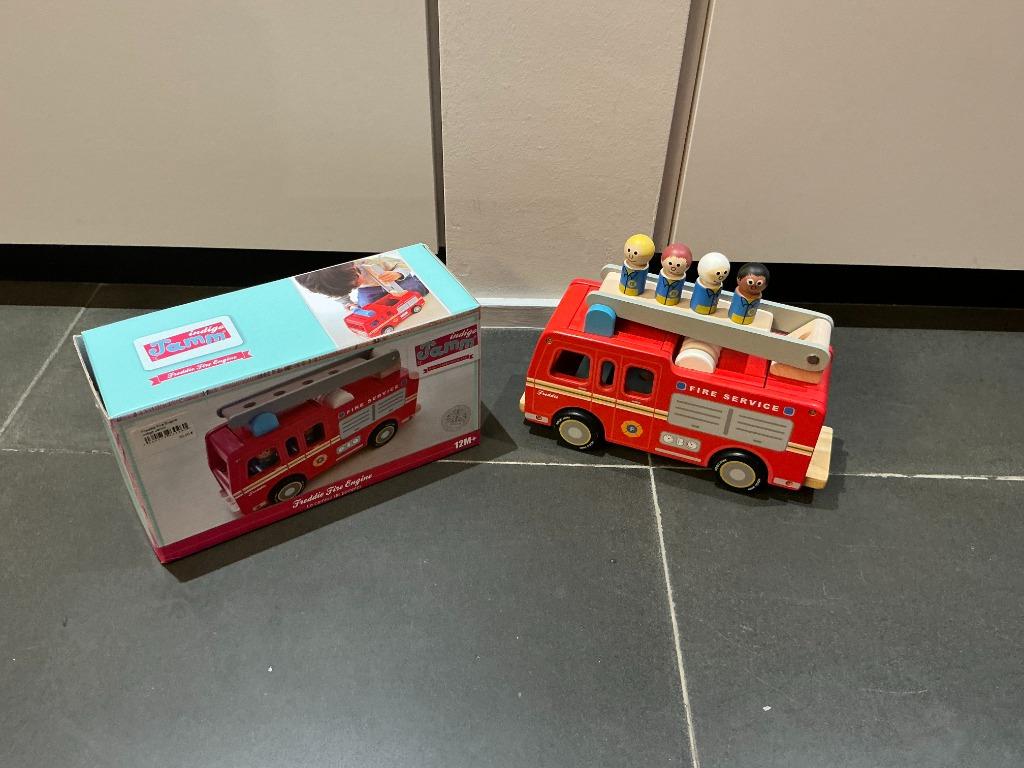Camion de pompiers en bois, Enlèvement, Comme neuf, Jouet à Pousser ou Tirer