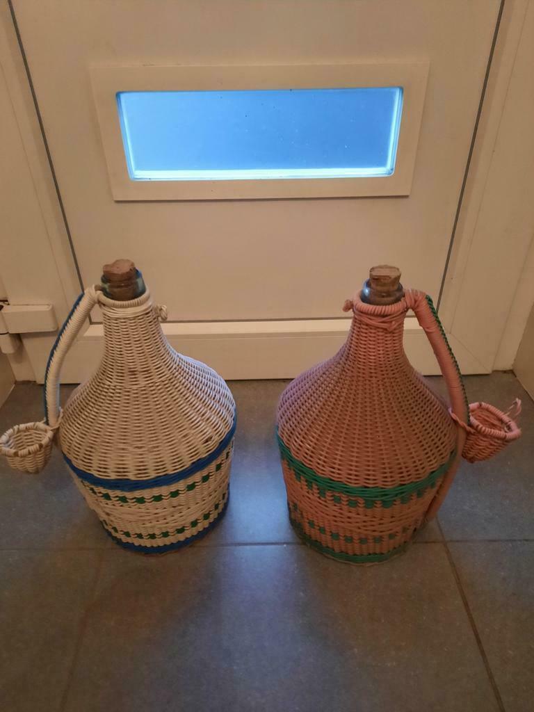 Wijnflessen , lege  . Fles in mand . 5 liter . Als nieuw ., Ophalen of Verzenden, Zo goed als nieuw