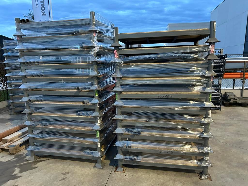 Stapelcontainer / stapelrek, Ophalen