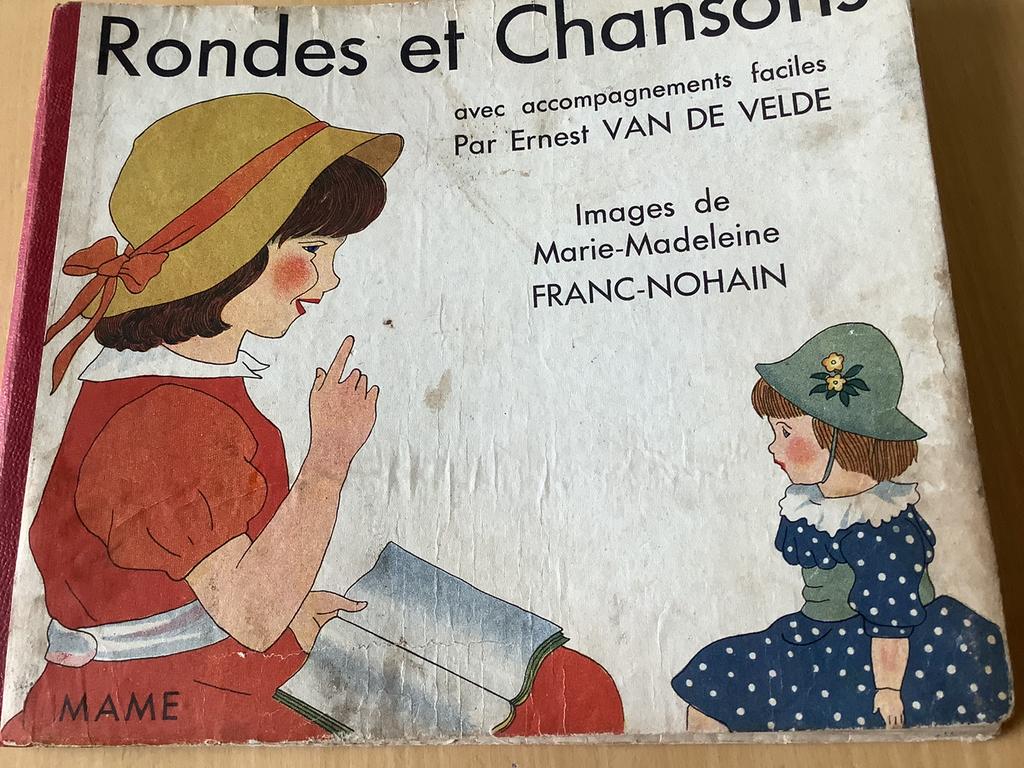 Rondes et chansons avec partition musicale 1936 livre ancien, Antiquités & Art
