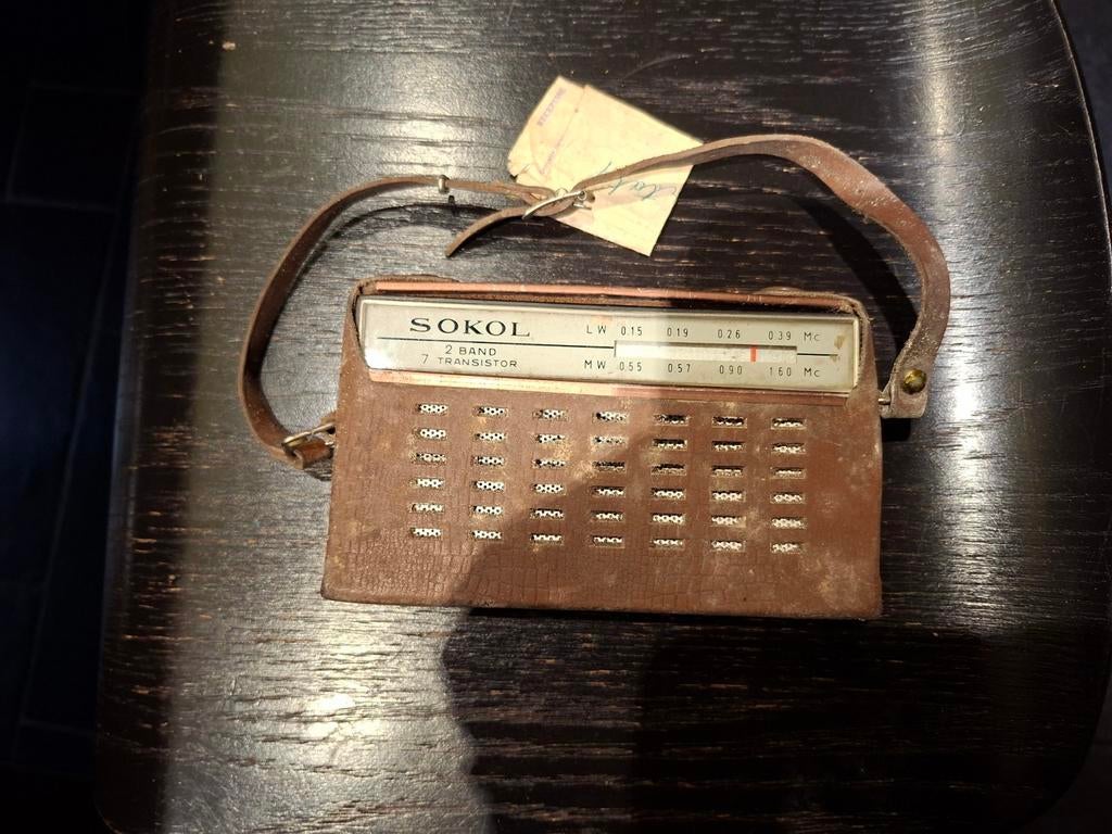 Ancienne radio transistor Sokol vintage russe, Radio