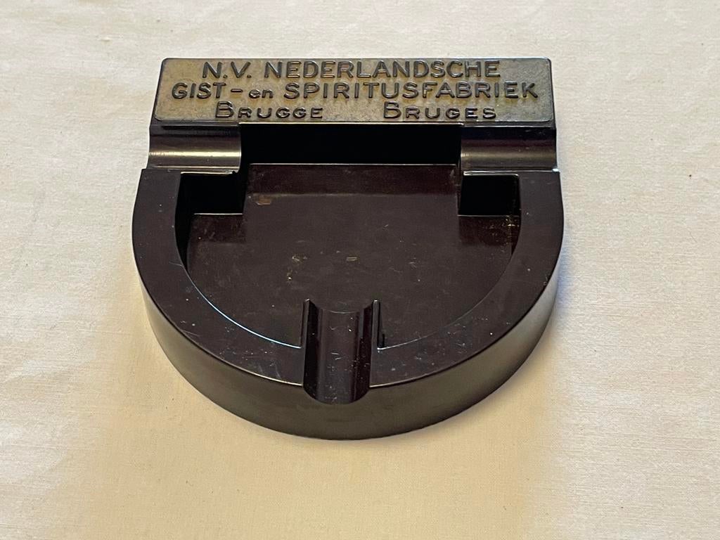 Antieke asbak Nederlandsche gist en spiritusfabriek Brugge, Ophalen of Verzenden, Gebruikt, Overige typen, Overige merken