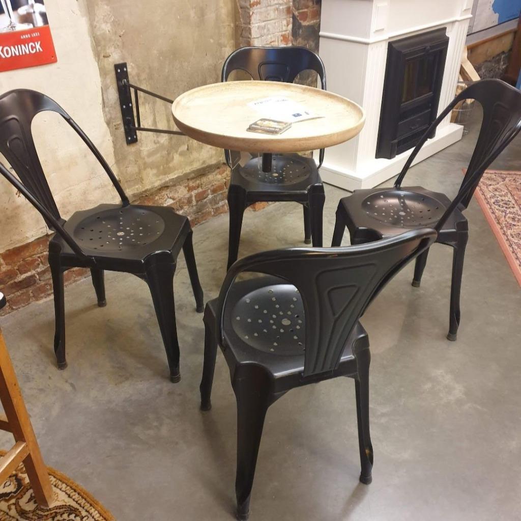 Draaibare muurtafel, Ophalen