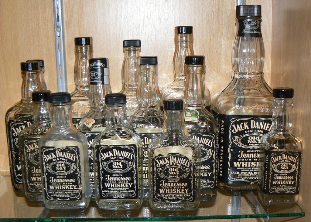 Jack Daniels : lot van 14 oude Black Label flessen, Verzamelen, Glas en Drinkglazen, Gebruikt, Overige typen, Ophalen