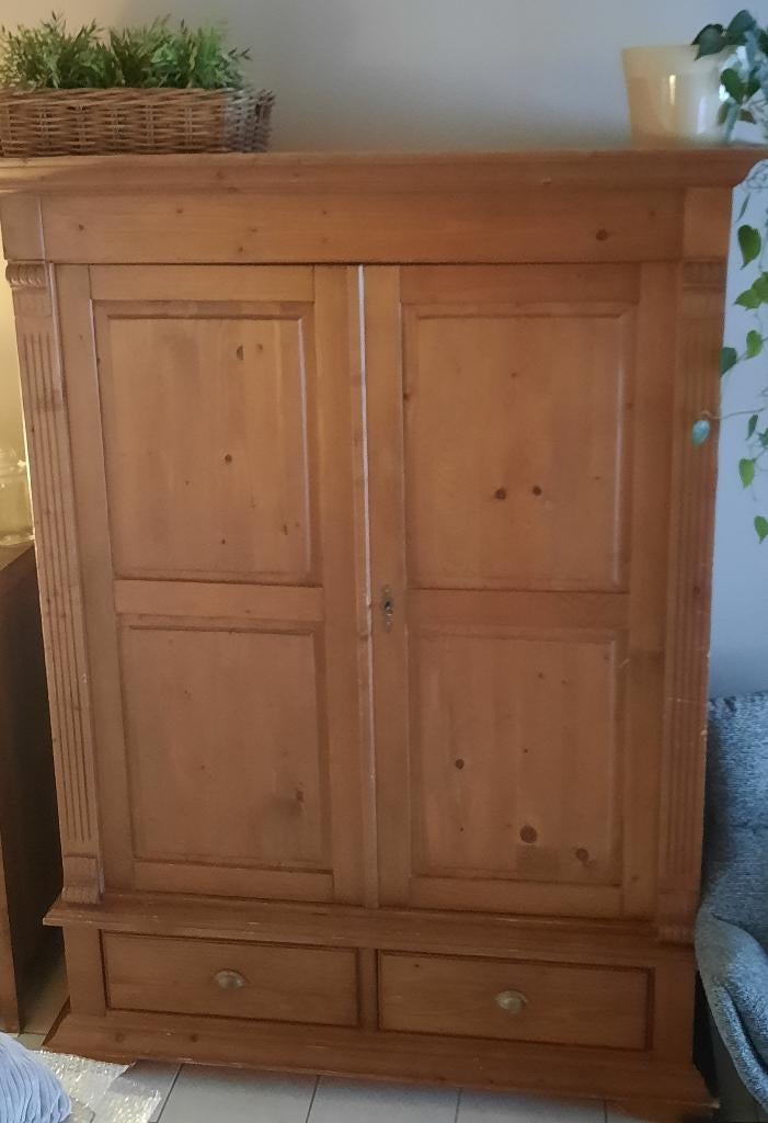 grote kast in massief grenenhout, Huis en Inrichting, Kasten | Kleerkasten, Ophalen, Gebruikt, 100 tot 150 cm, 200 cm of meer